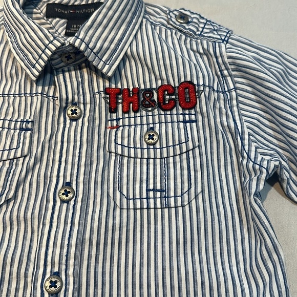 Tommy Hilfiger - NWOT - Blue Button Down Shirt with Pinstripes - Picture 3 of 5